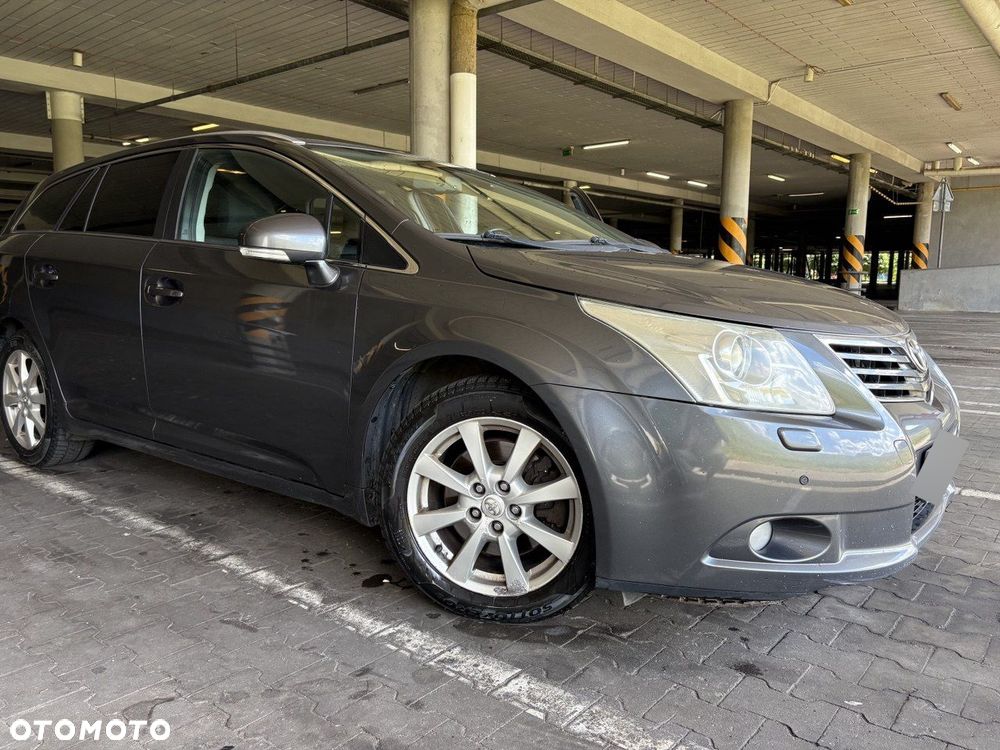 Toyota Avensis - 9