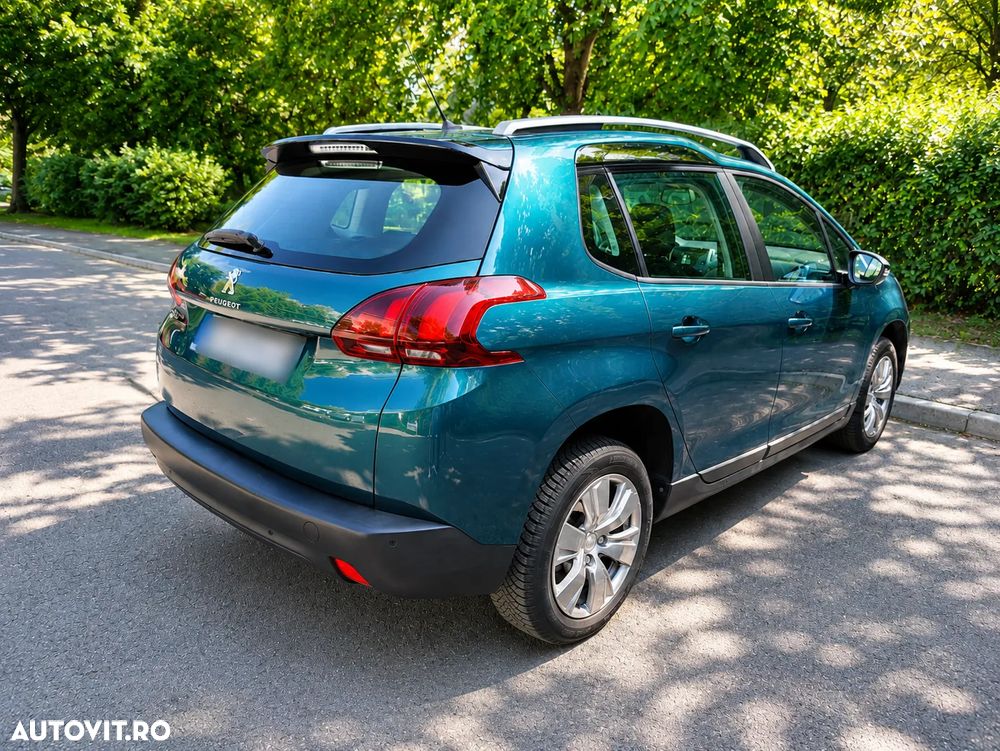 Peugeot 2008 1.2 PureTech Turbo S&S Allure - 4