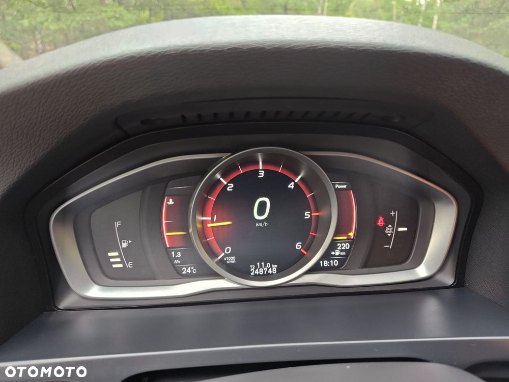 Volvo V60 D4 Momentum - 11