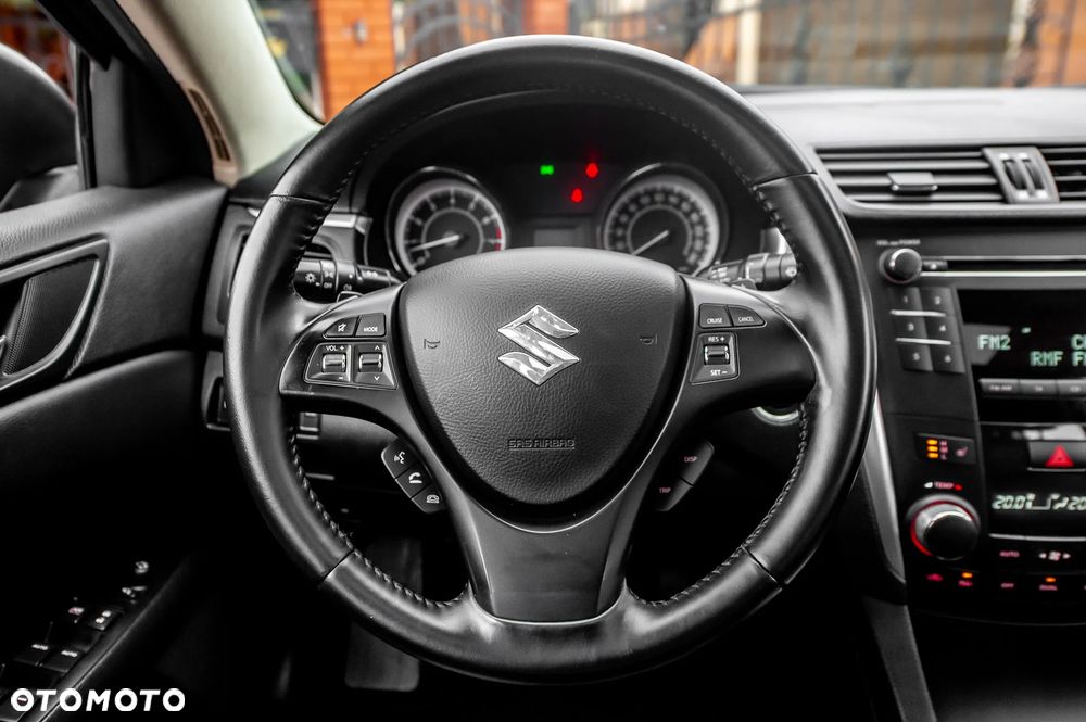 Suzuki Kizashi 2.4 Sport 4WD CVT - 22