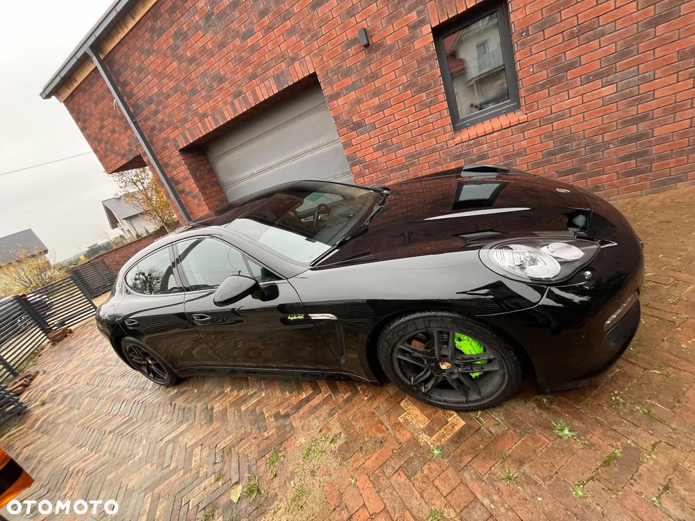 Porsche Panamera - 4