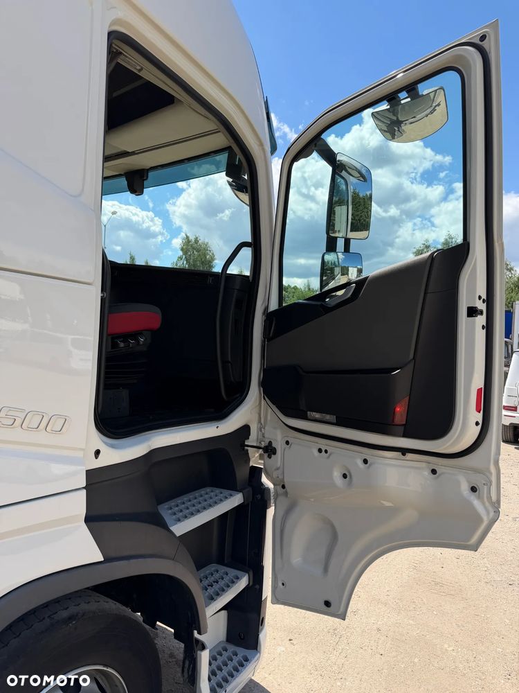 Volvo FH 500 XL LOW DECK MEGA / 535 181 KM / AUTOMAT / ORYGINALNY PRZEBIEG / BARDZO DOBRE OPONY / NAJWYŻSZA KABINA XL / 2 ZBIORNIKI PALIWOWE / CAŁE NA PODUSZCE / 2017 ROK !! - 37