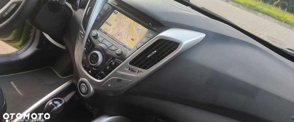 Hyundai Veloster - 28