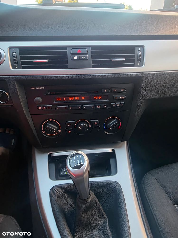 BMW Seria 3 - 32