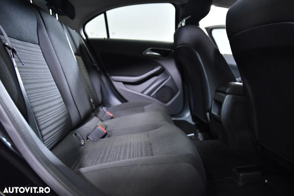 Mercedes-Benz A 160 Standard - 12