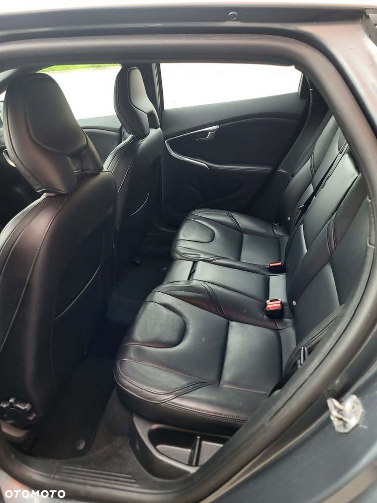 Volvo V40 T2 Momentum - 11