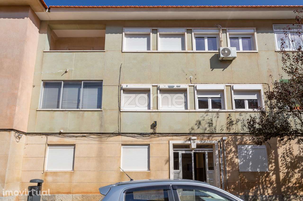 T2 com 76m2 – junto à Estação de São Pedro do Estoril - Grande imagem: 2/35