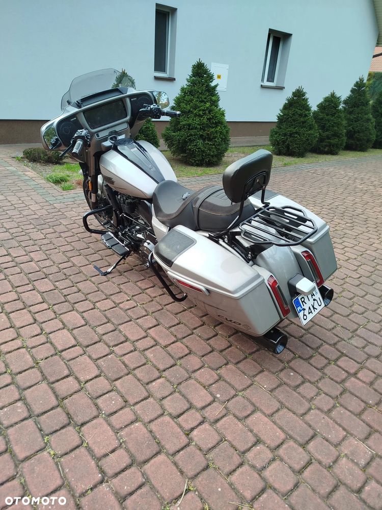 Harley-Davidson Touring Street Glide - 6