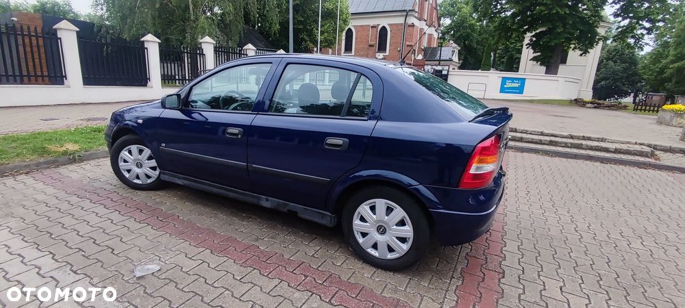 Opel Astra 1.4 Essentia - 2
