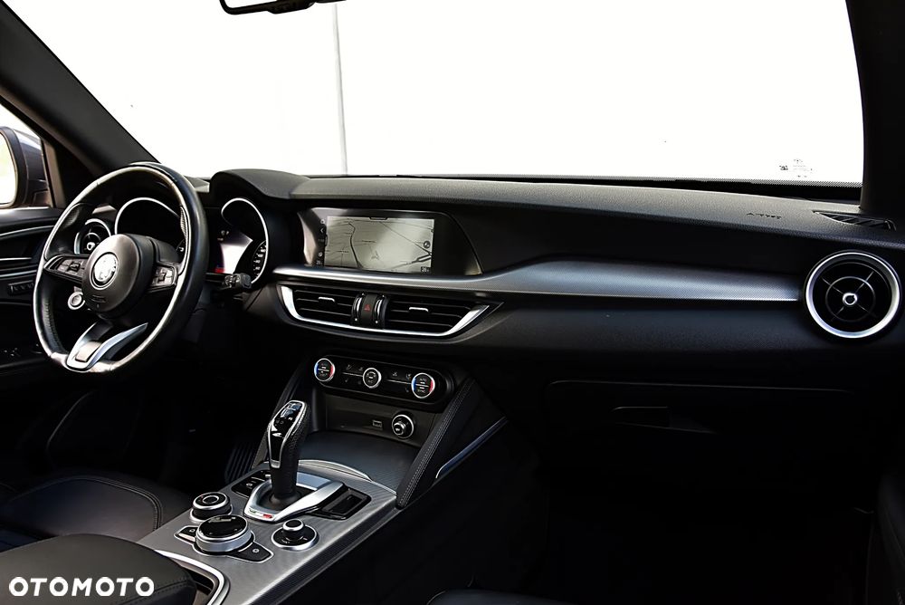 Alfa Romeo Stelvio 2.0 Turbo Veloce Q4 - 26