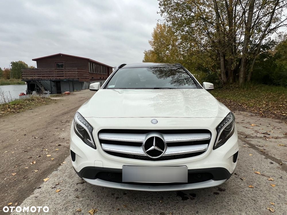 Mercedes-Benz GLA - 4