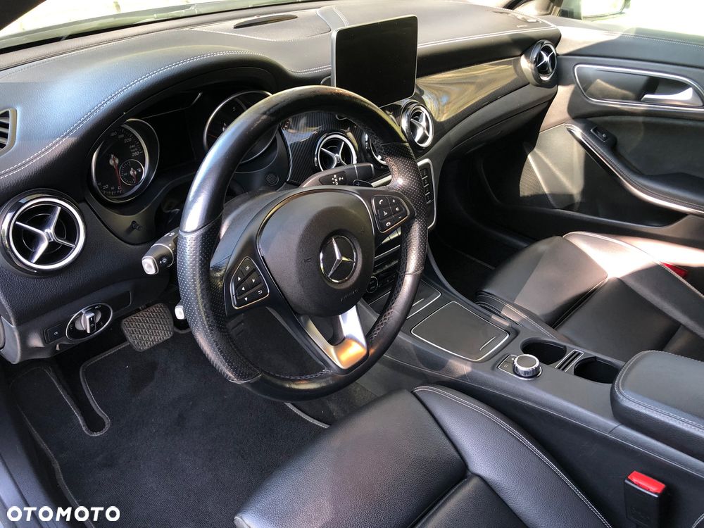 Mercedes-Benz CLA 200 d 7G-DCT UrbanStyle Edition - 20