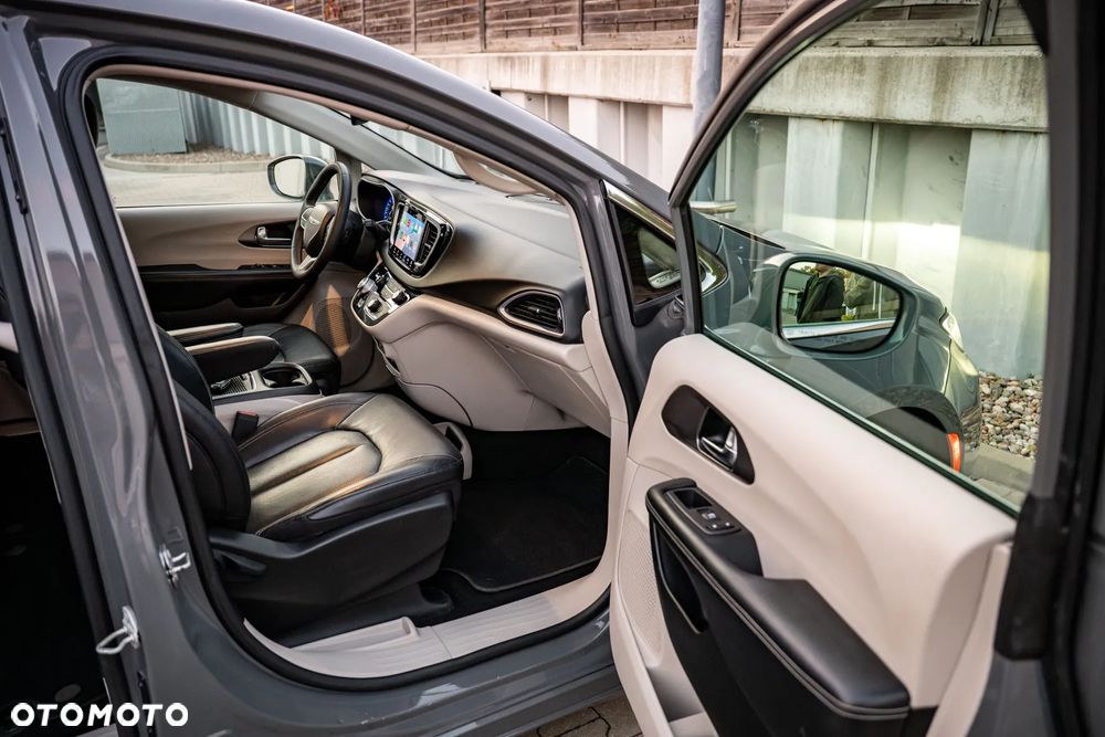Chrysler Pacifica - 19
