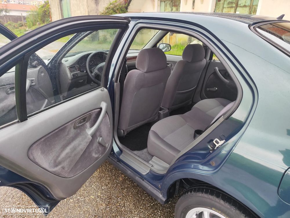 Honda Civic 1.5i - 8