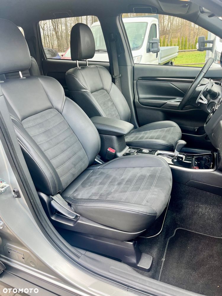 Mitsubishi Outlander - 14