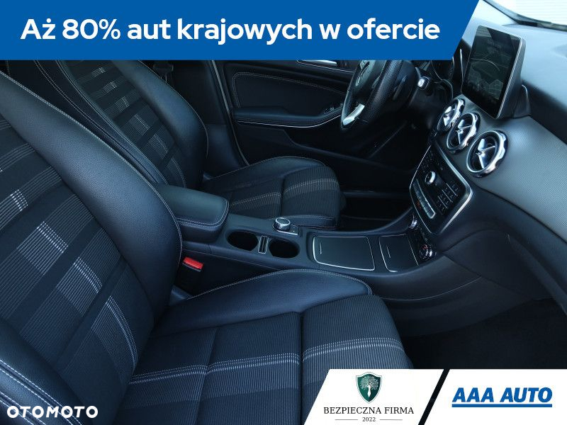 Mercedes-Benz GLA - 10