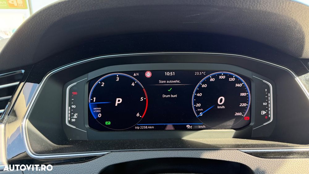 Volkswagen Passat 2.0 TDI SCR DSG Trendline - 12
