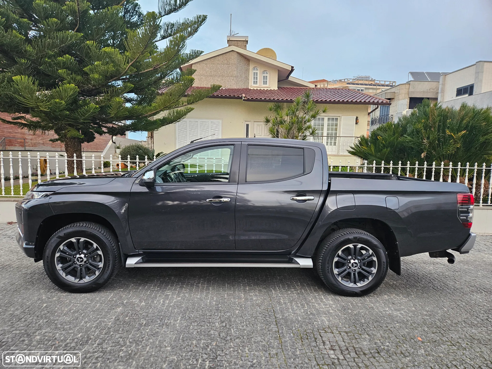 Mitsubishi L200 2.3 DI-D Strakar Space Cab Intense AT 4WD - 16
