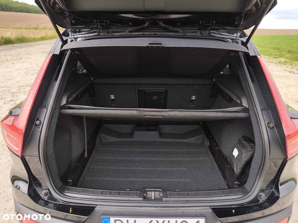 Volvo XC 40 T5 AWD Momentum - 9