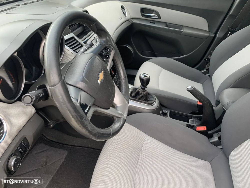 Chevrolet Cruze 1.6 LS - 7