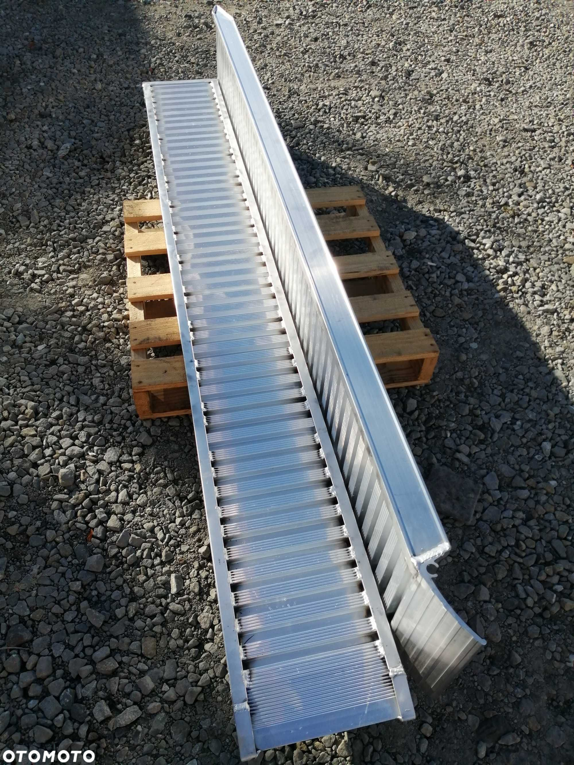 Najazdy Aluminiowe 2,5m do 1750kg, darmowa dostawa, CENA BRUTTO - 2