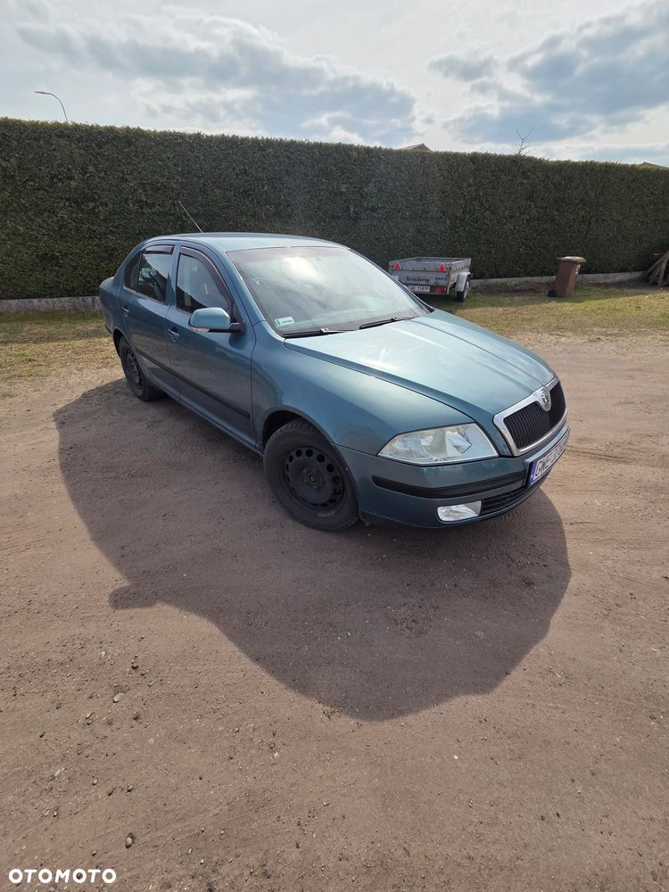 Skoda Octavia 1.6 Ambiente - 3