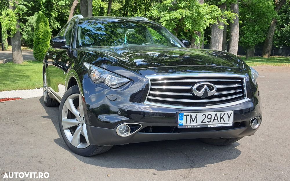 Infiniti QX70 - 6