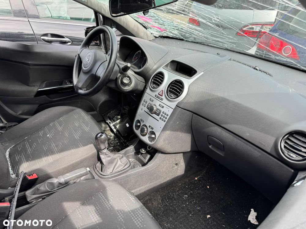 OPEL CORSA 2014 *SAMOCHÓD NA CZĘŚCI* 6854  MASKA, LAMPA, DRZWI, LUSTERKO, ZDERZAK, GRILL, BŁOTNIK, KLAPA, BELKA, DESKA, FOTELE, KANAPA, ĆWIARTKA KIEROWNICA, TARCZE, ZACISKI, ZAWIESZENIE, KOMPLETNY PRZÓD, KOMPLETNY TYŁ, LICZNIK, ZEGARY, PRAWE LEWE PRZÓD TYŁ - 5