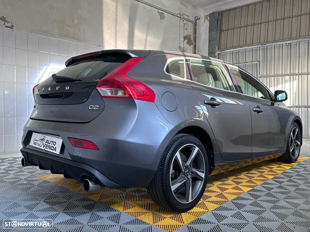 Volvo V40 1.6 D2 R-Design - 4