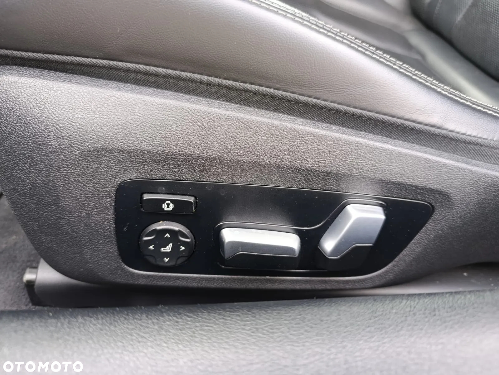 BMW Seria 8 M850i xDrive Cabrio - 15