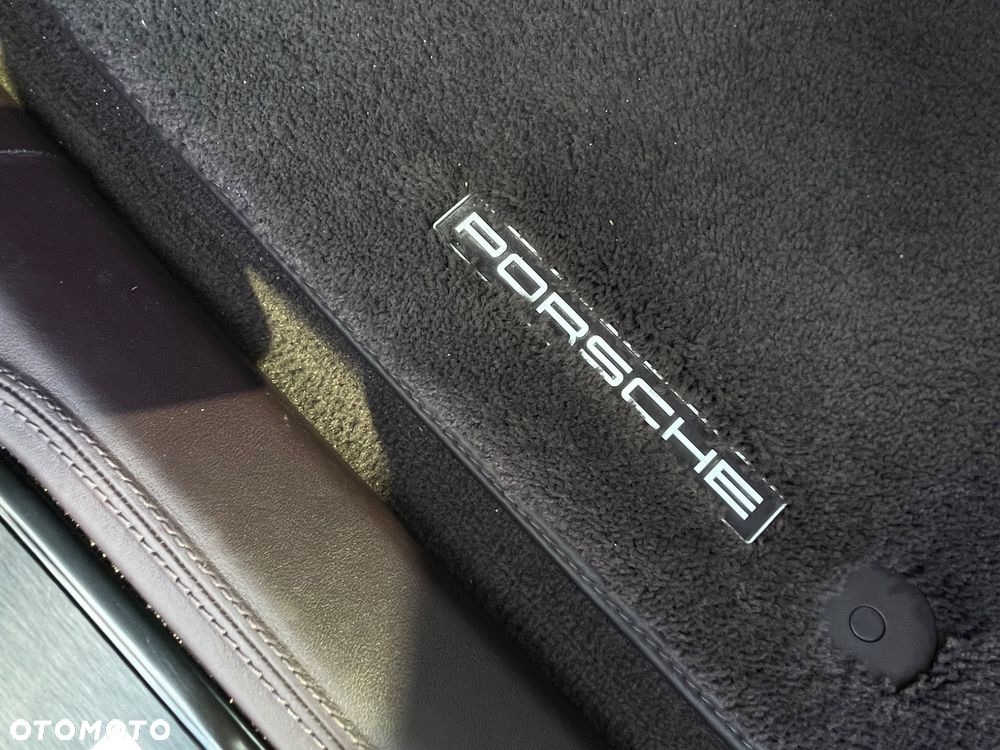 Porsche Taycan 4S Performance Plus - 26
