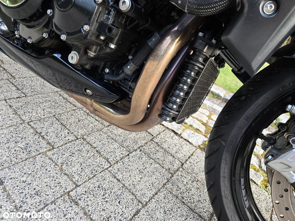 Suzuki GSX - 24