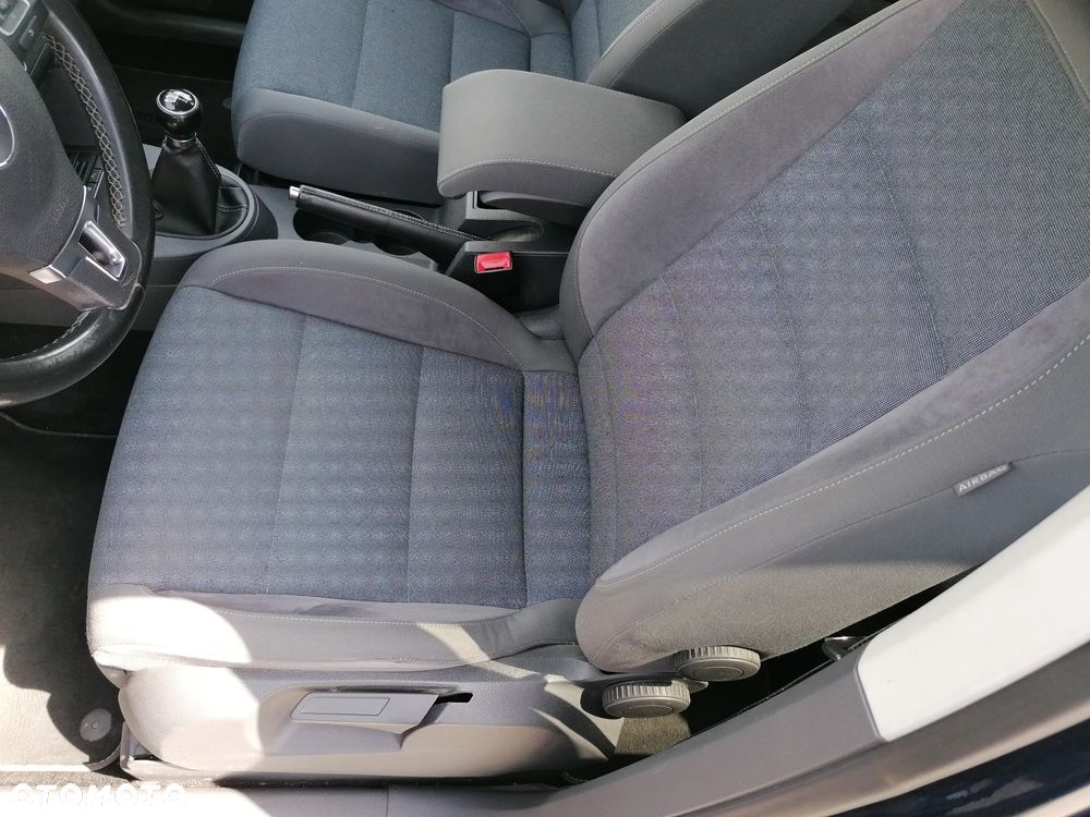 Volkswagen Touran 1.6 TDI DPF STYLE - 17