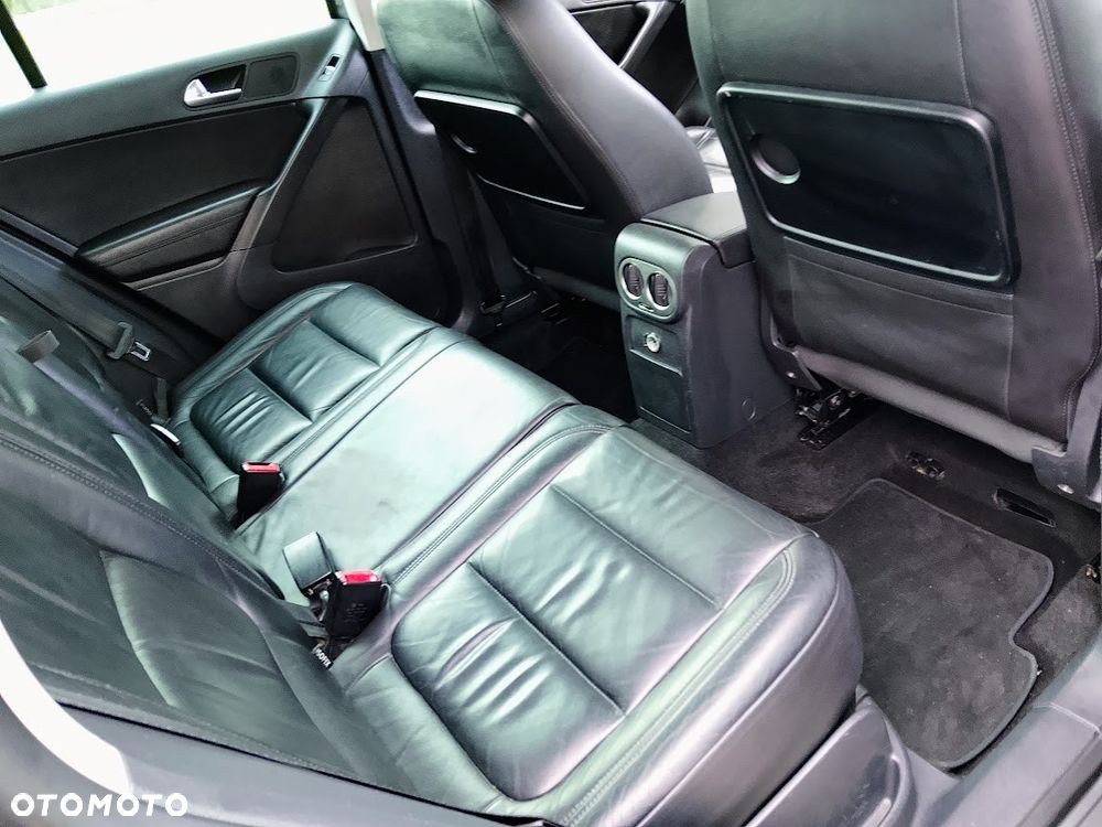Volkswagen Tiguan 2.0 TDI DPF BlueMotion Technology Exclusive - 17
