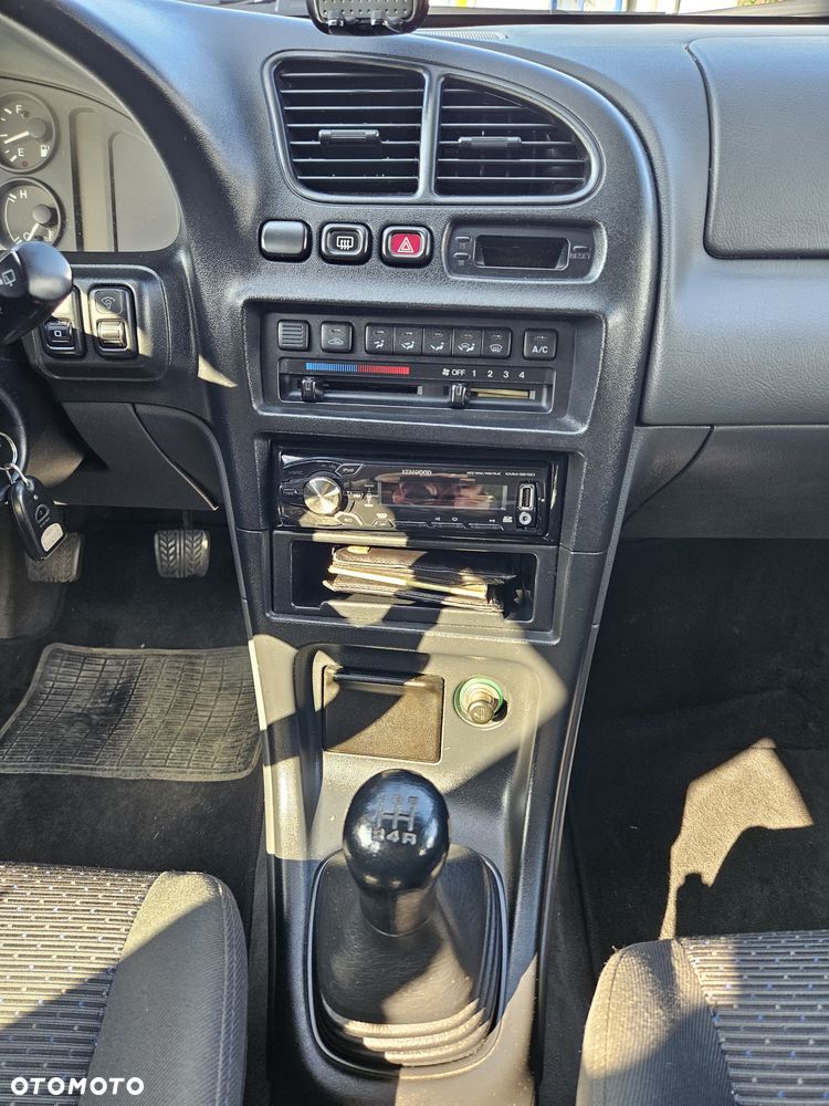 Mazda 323F - 17