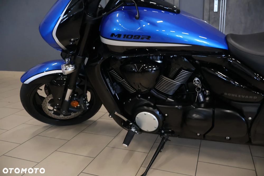 Suzuki Intruder - 20