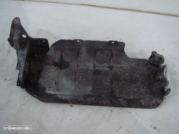 Suporte Da Caixa Do Filtro De Ar Mercedes-Benz C-Class T-Model (S203) - 1