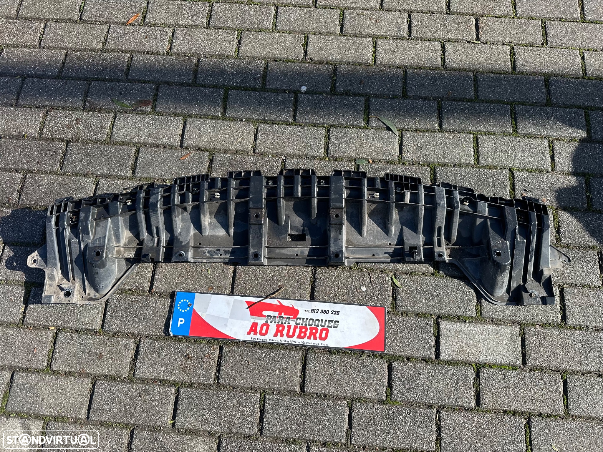 Base inferior parachoque toyota auris 2013/2019 - 2