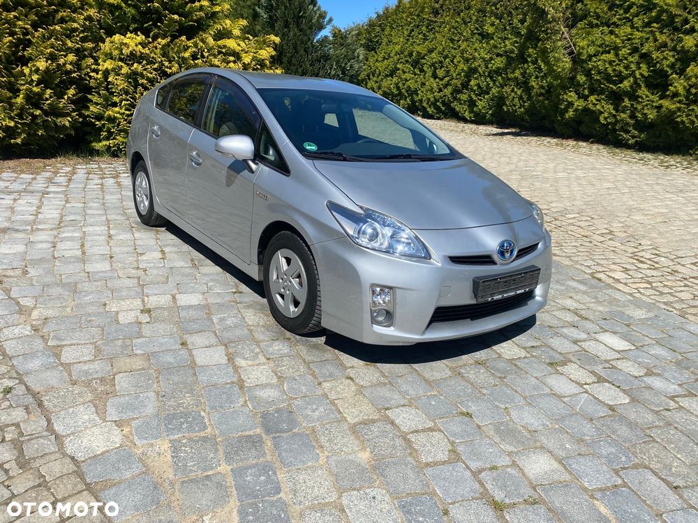 Toyota Prius 1.8 HSD Prestige - 3