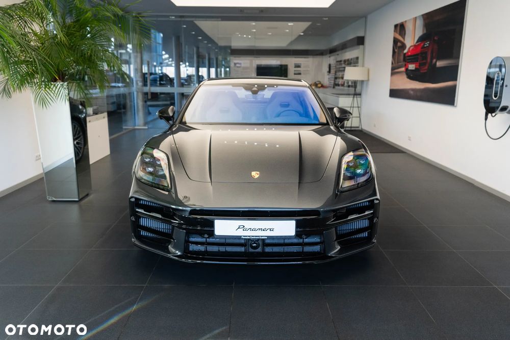 Porsche Panamera 4S E-Hybrid PHEV - 3