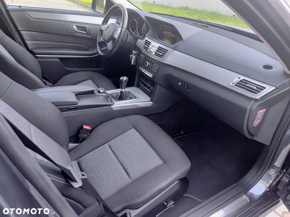 Mercedes-Benz Klasa E 200 Elegance - 8