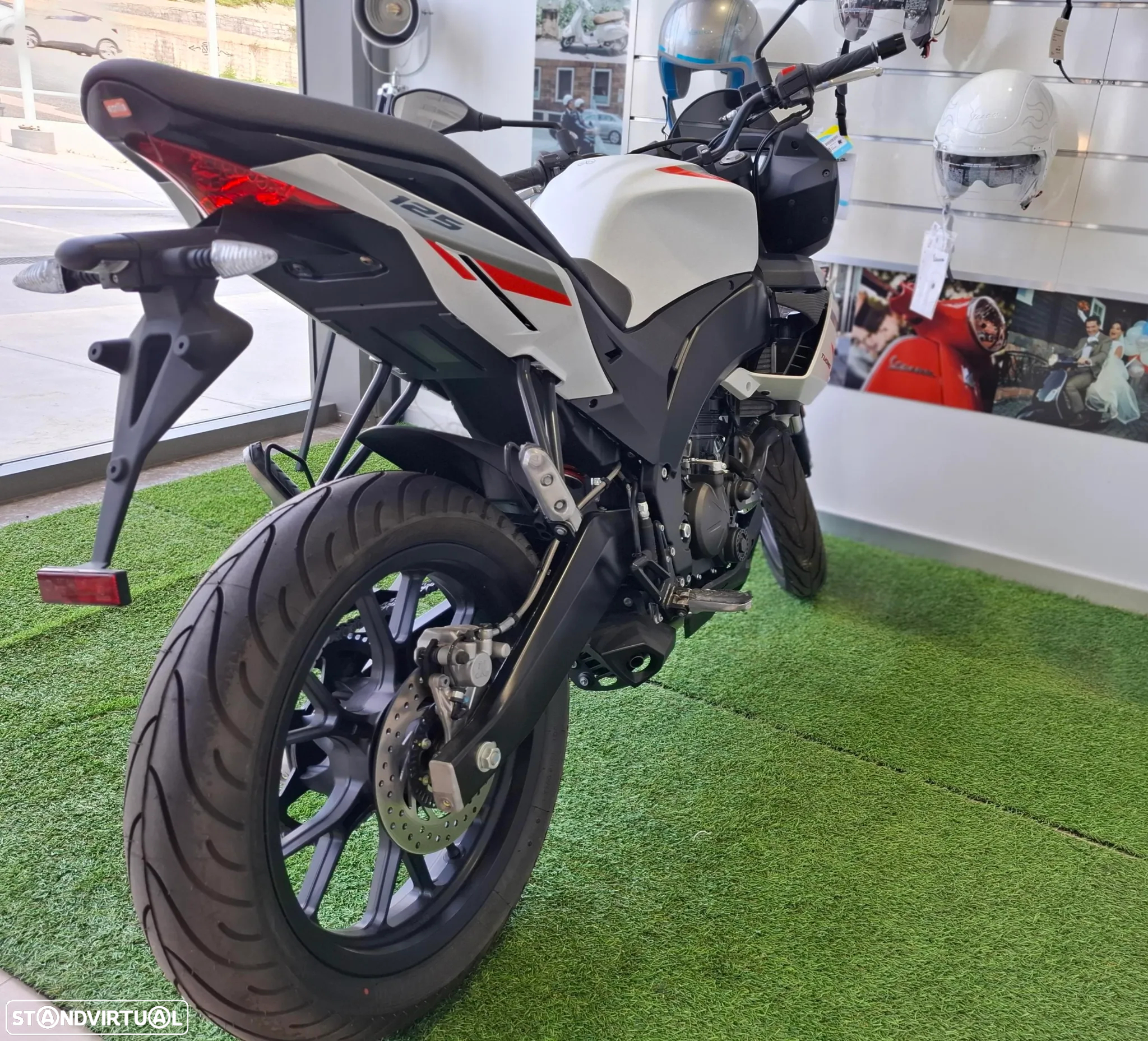 Aprilia Tuono - 3