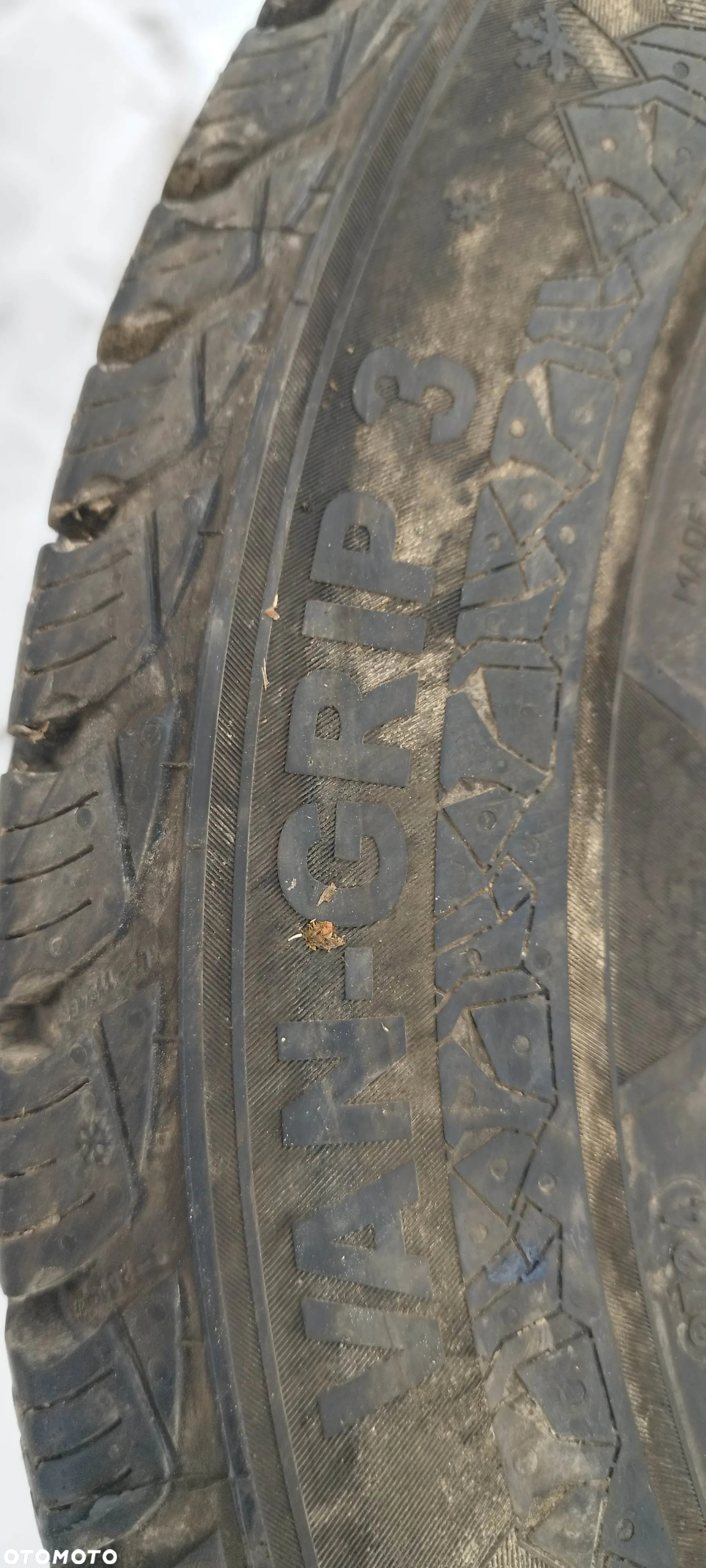 215/65/15 c semperit van grip 3 - 4