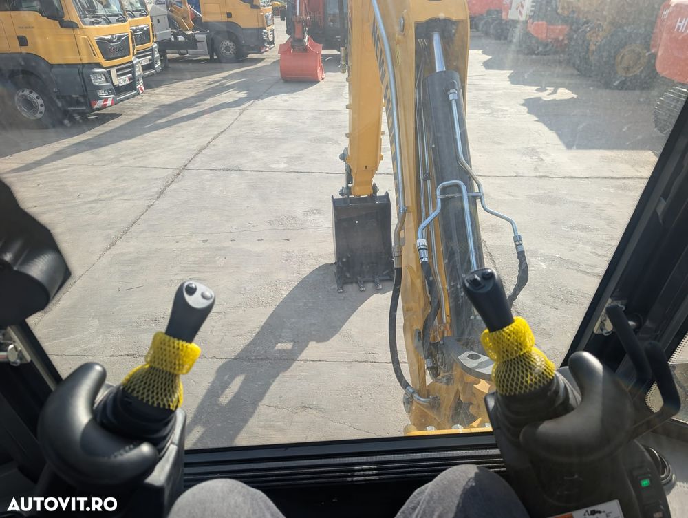 New Holland B115D, ROTI EGALE, FULL OPTION, Masa operationala 10t, motor 120CP, Certificat CE, Anv MICHELIN, automata POWERSHIFT, Cupa 4x1, FURCI, brat extensibil, ins picon, posibil leasing 5 ani, -PROMOTIE 89.900 EUR+Tva - 17