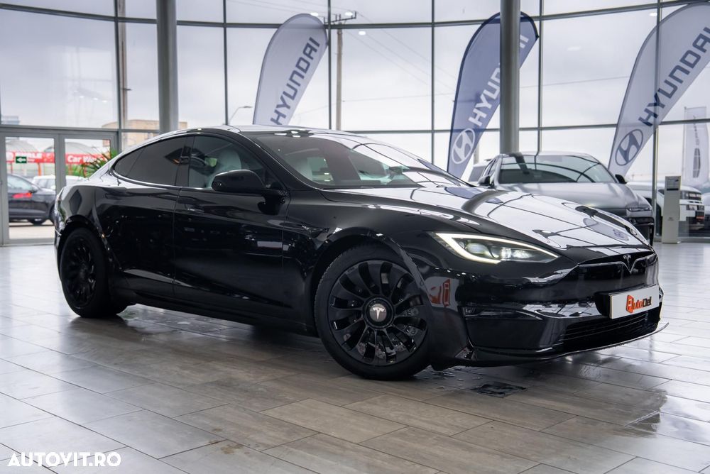 Tesla Model S - 24
