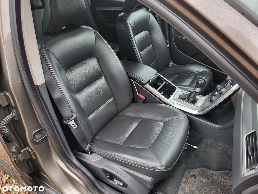 Volvo XC 70 2.4D AWD Summum - 14