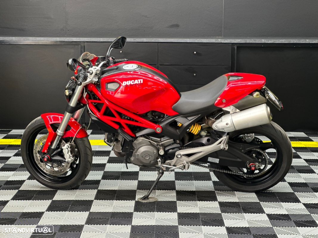 Ducati Monster 696 - 10