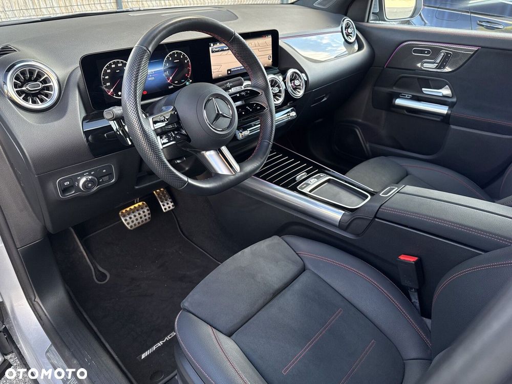 Mercedes-Benz GLA - 10