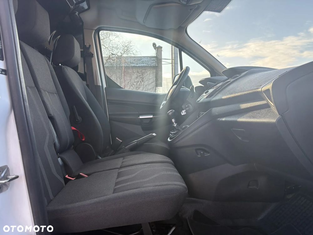 Ford Transit Connect - 17