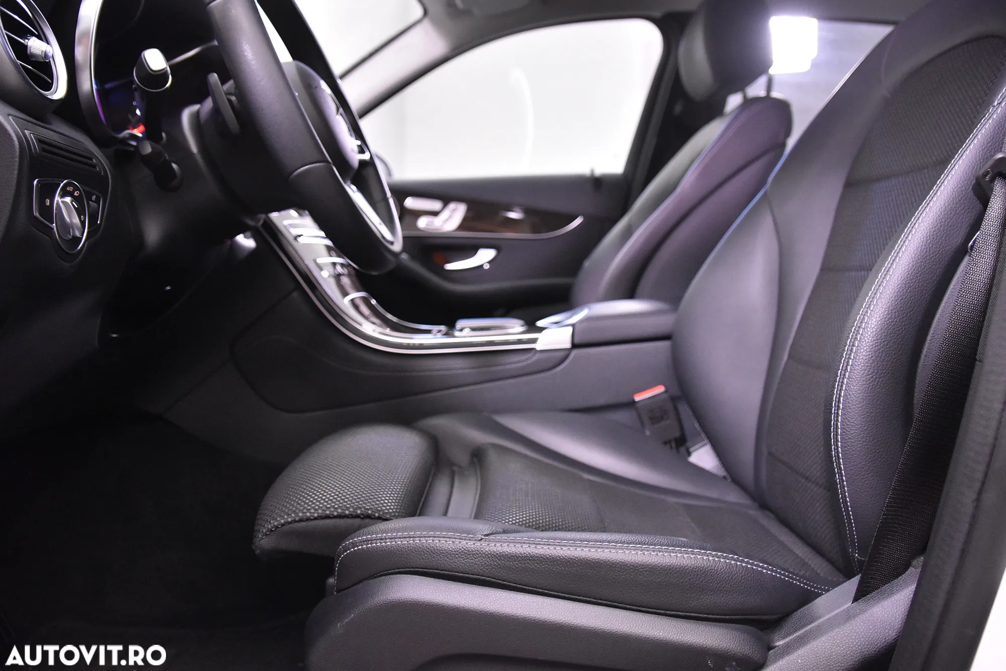Mercedes-Benz GLC 220 d 4MATIC - 23